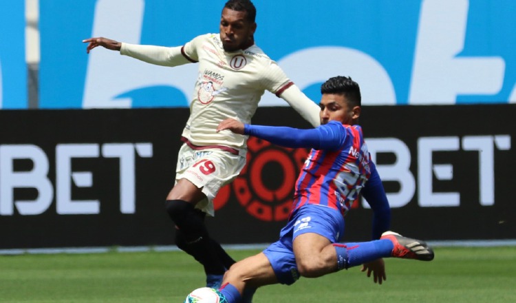 Alberto 'Negrito' Quintero (19) salió de titular ayer en el equipo crema. Foto@Universitario