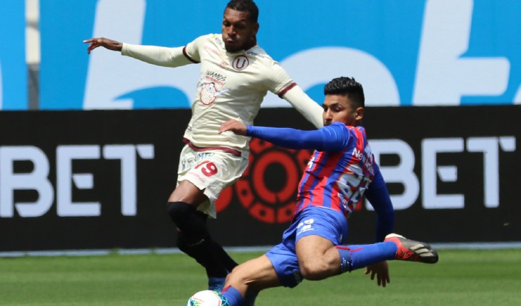 Alberto 'Negrito' Quintero (19) salió de titular ayer en el equipo crema. Foto@Universitario