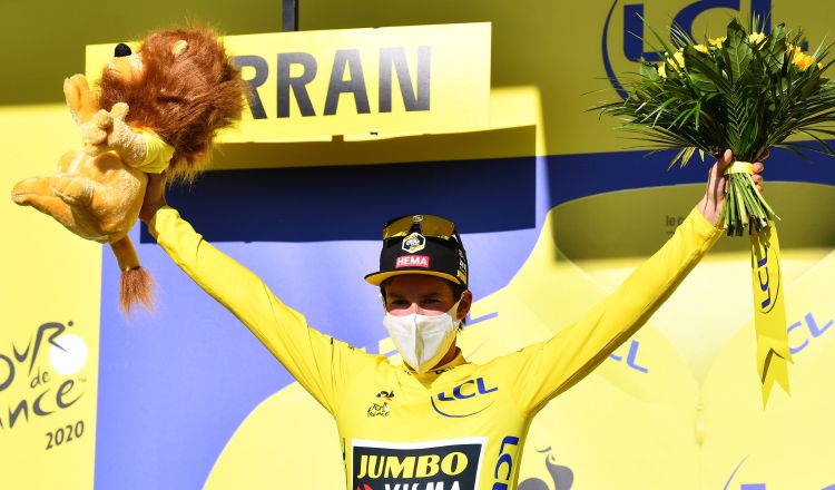 Primoz Roglic se mantiene como líder del Tour de Francia. Foto:EFE