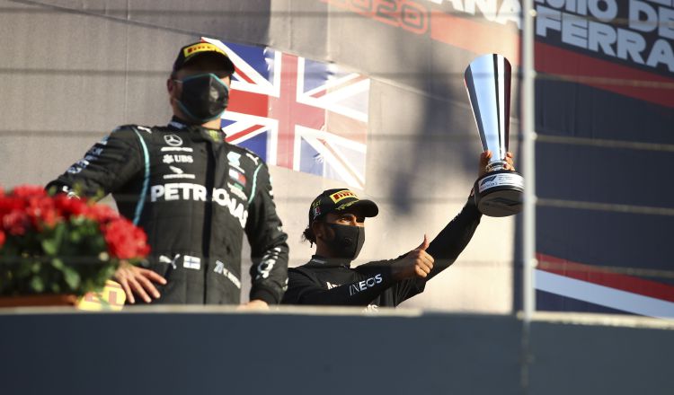 Lewis Hamilton se impuso en la carrera del Gran Premio de la Toscana. Foto: EFE