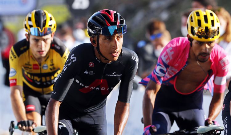 Egan Bernal (centro). Foto:EFE