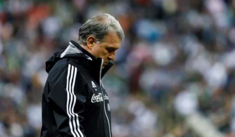 El 'Tata' Martino, entrenador de la selección mexicana. Foto:EFE
