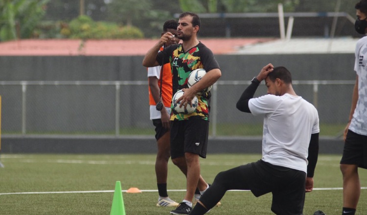 Patricio Sampó en los entrenamientos de Chiriquí. Foto:@Atle_Chiriquí