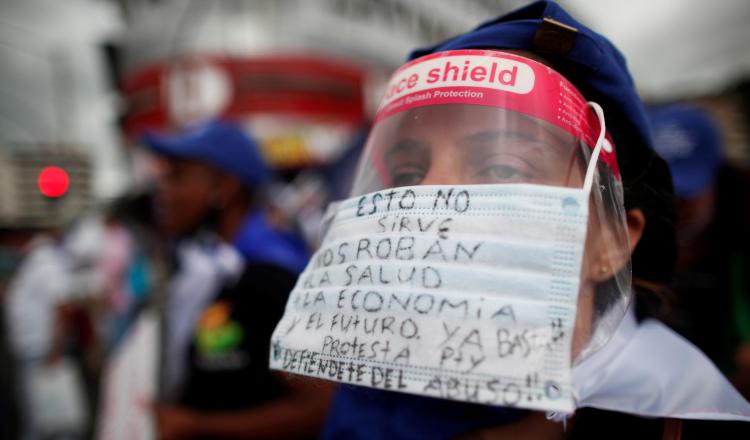 Trabajadores del SUNTRACS seguirán protestando para lograr la reapertura.