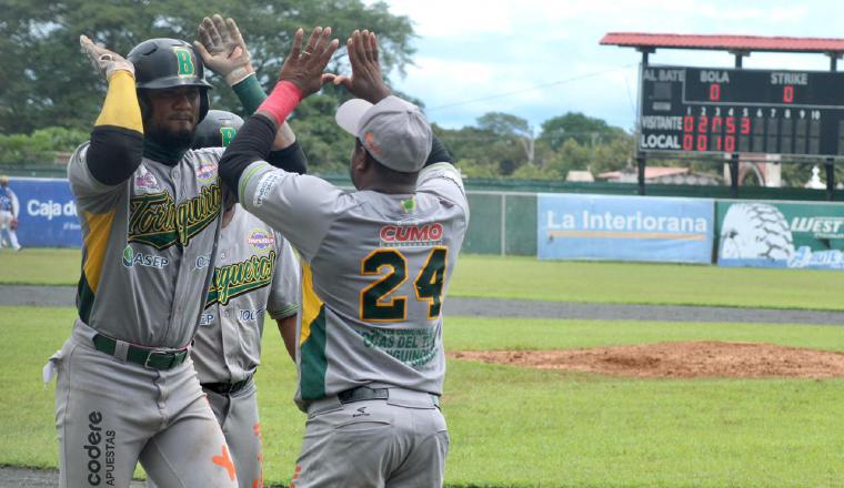 En Bocas del Toro, Allen Córdoba con buena serie semifinal ante Metro. Foto:Fedebeis