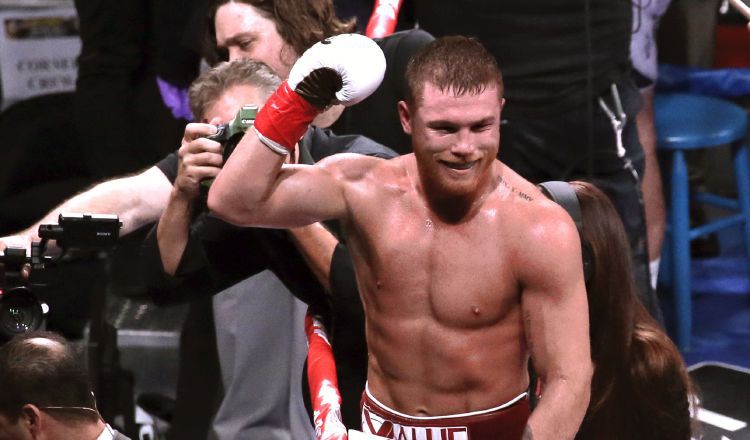 Saúl 'Canelo' Álvarez se convirtió este viernes en agente libre. Foto:EFE