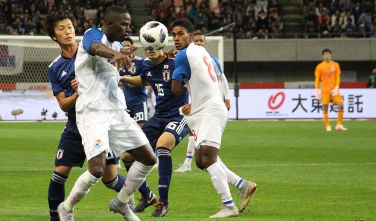 Abdiel Arroyo (izq.) y Édgar Yoel Bárcenas (der.) en el partido ante Japón. Foto:Fepafut