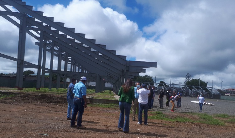 Inspección de coliseos deportivos. Foto: Melquiades Vásquez