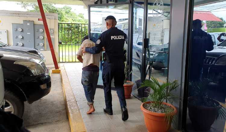 Moradores viven atemorizados por los abusos de supuestos líderes religiosos, sobre todo en lugares apartados de las comarcas. 