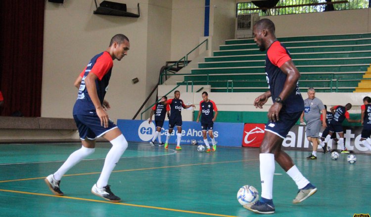 Jugadores de la seleccion panameña de futsal en los entrenamientos. Foto:Fepafut.