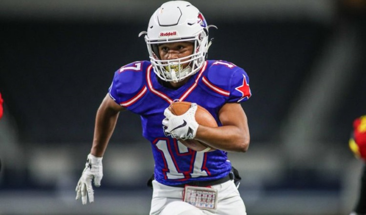 Eduardo Joly, Jugador Más Valioso del pasado International Bowl XI, celebrado en el AT&T Stadium de Arlington, Texas. Foto:Cortesía