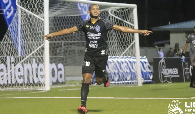 Rafael Águila, anotó el gol del triunfo para el CAI de La Chorrera. Foto:@LPF