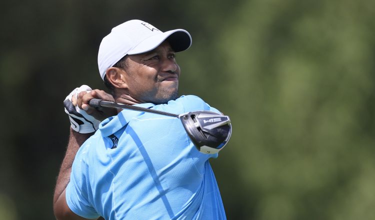 Tiger Woods, sufrió un accidente en su automóvil. Foto:EFE