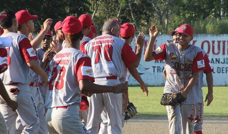 Coclé perdió la final del año pasado ante Herrera. Foto: Fedebeis