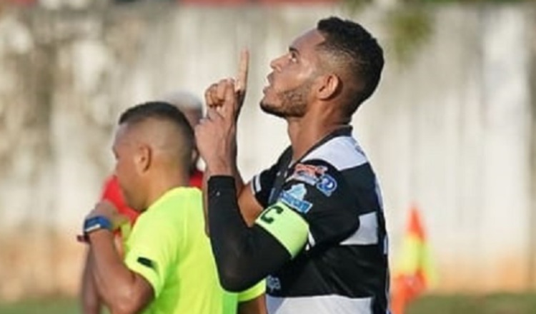 Ismael Díaz festeja su gol ante el San Francisco de La Chorrera. Foto:@TauroFC