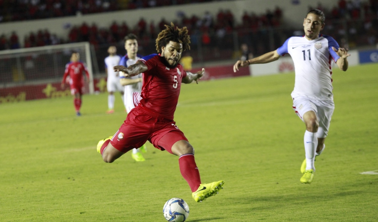 Román Torres desea estar presente para los partidos eliminatorios de junio. Foto:Archivo