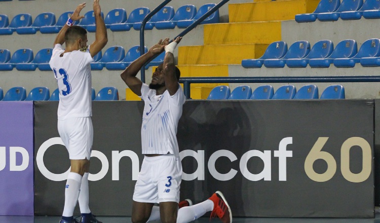 Óscar Hinks celebra el gol que anotó a México en la ronda regular. Foto:@Concacaf