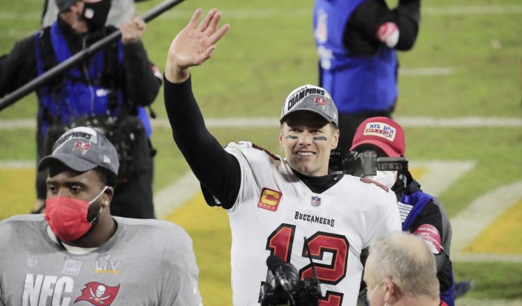 Tom Brady ganó el Super Bowl com Buccaneers. Foto:EFE