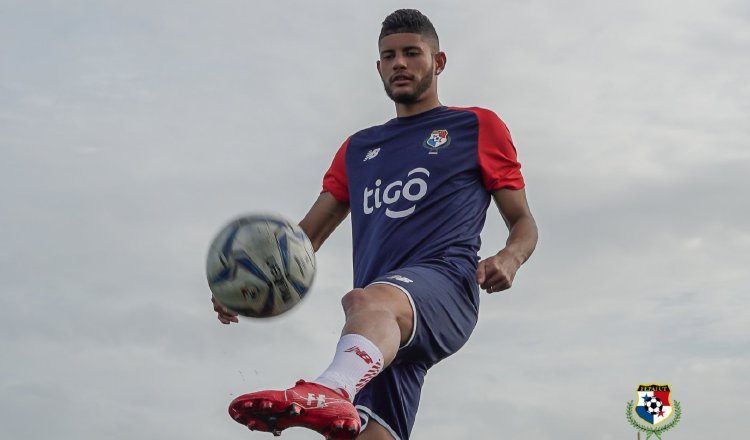 Andrés Andrade se incorporó a los entrenamientos del elenco nacional, ayer. Foto:Fepafut