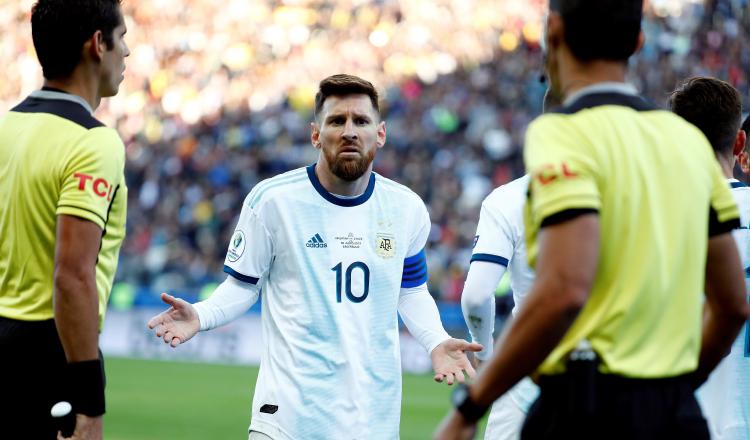 El argentino Messi fue expulsado en juego de Copa América 2019. Foto:EFE