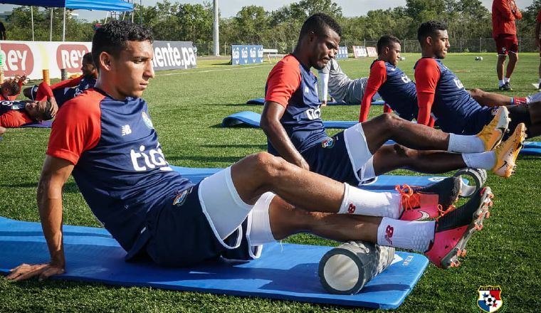 Omar Córdoba en los entrenamiento. Foto:@Fepafut