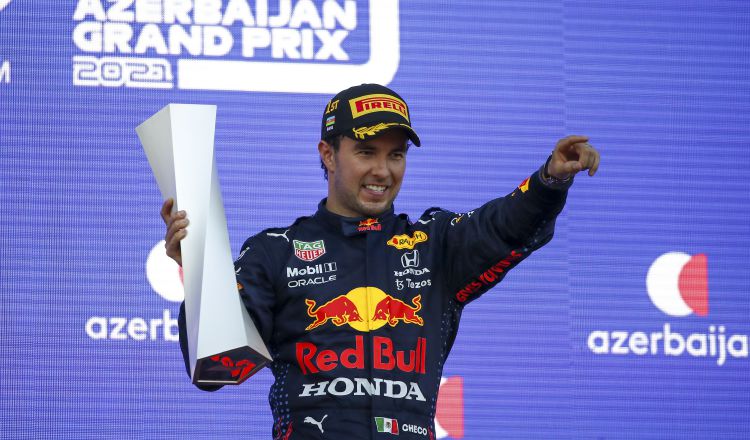 El mexicano Sergio Pérez ganó ayer el Gran Premio de Azerbaiyán. Foto.EFE