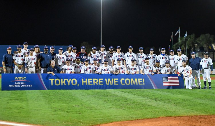 Equipo de Estados Unidos festeja su clasificación. Foto: @WBSC