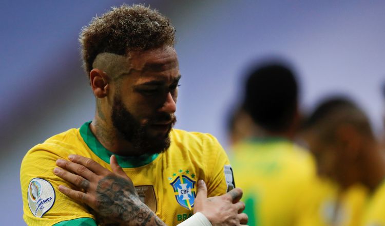 El jugador Neymar Jr de Brasil celebra una anotación contra Venezuela, Foto:EFE