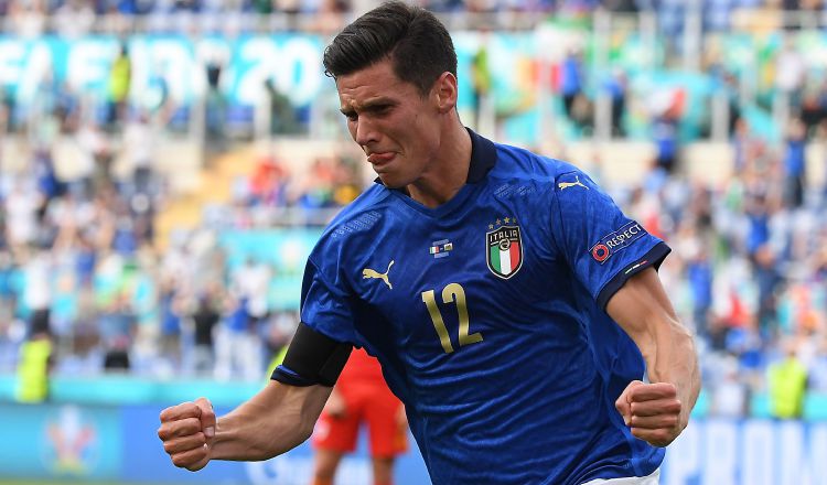 El centrocampista Matteo Pessina, de Italia, celebra su gol ante Gales. Foto:EFE