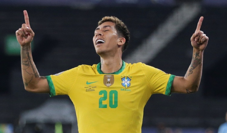 Roberto Firmino festeja su gol. Foto:EFE