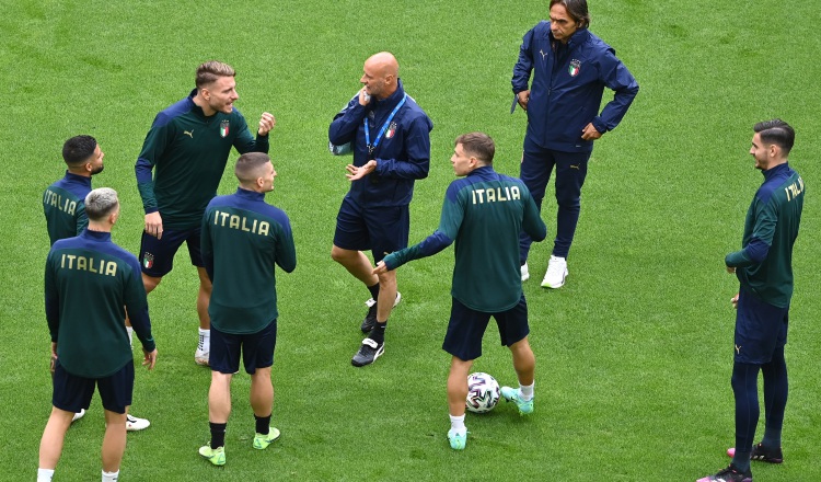 Jugadores italianos en los entrenamientos. Foto:EFE