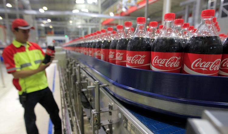 Coca-Cola apuntó a que las ventas mejoraron gracias a las ventas. EFE