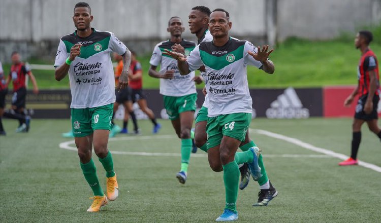 Medina marcó doblete en el debut del Alianza en el Clausura. LPF