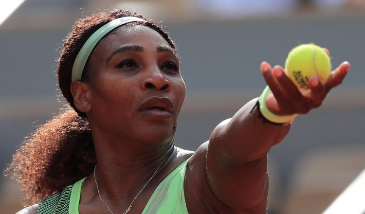 Serena Williams sufrió en desgarre. Foto:EFE