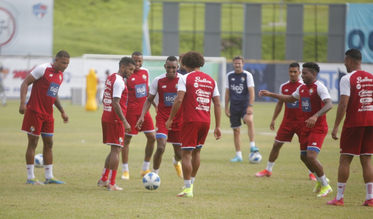 La selección de Panamá entrena en el estadio Rod Carew con miras a su partido contra Costa Rica. Foto:EFE