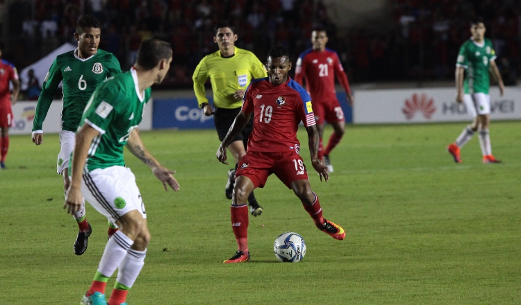 Alberto 'Negrito' Quintero en un partido contra México. Foto: Archivo