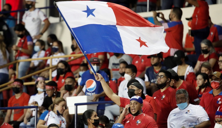 La afición se hizo presente en el Rommel. Foto:EFE