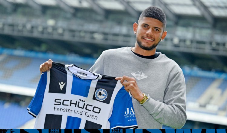 Andrés Andrade juega para el Arminia. Foto:@