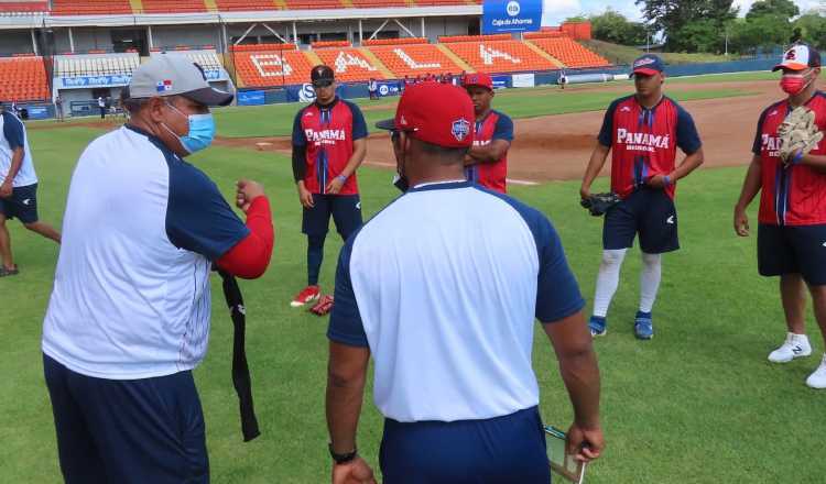 La selección Sub-23 entrena en estadio Roberto 