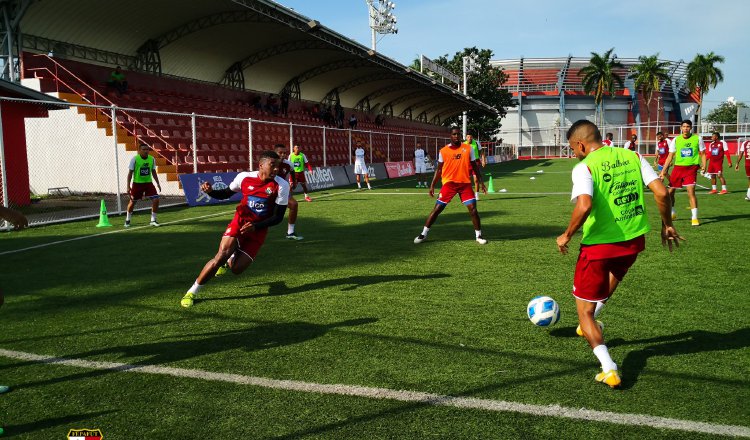 Jugadores en el primer microciclo del equipo mayor. Foto:Fepafut