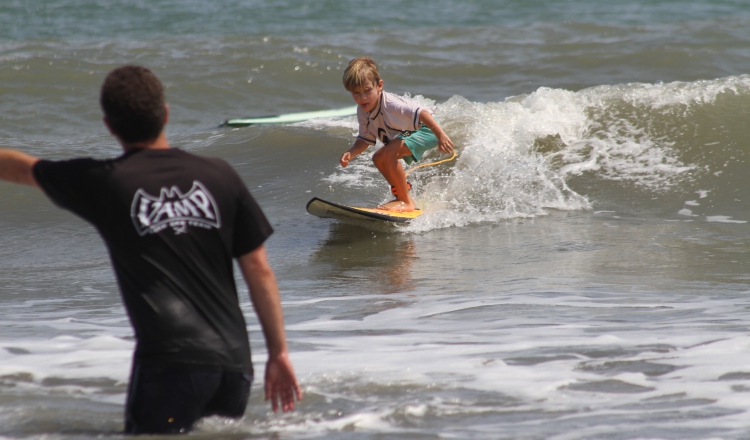 El torneo infantil y juvenil de surf. Foto: Cortesía