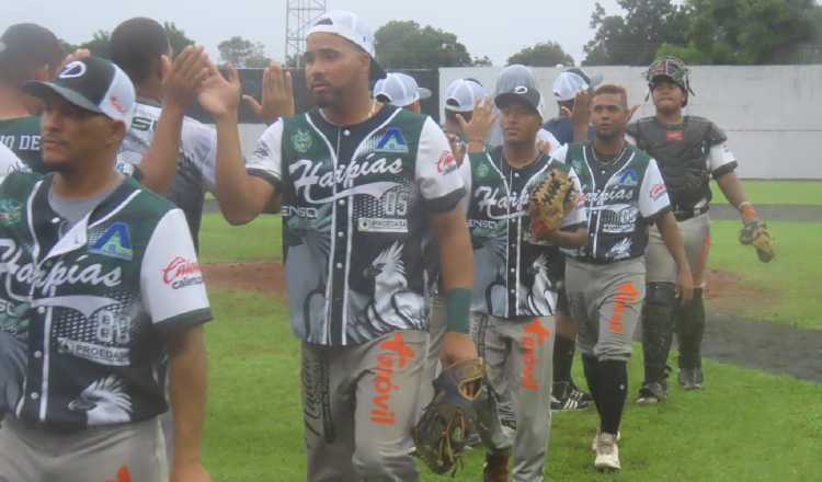 Jugadores Darién festejan el triunfo. Foto:Fedebeis