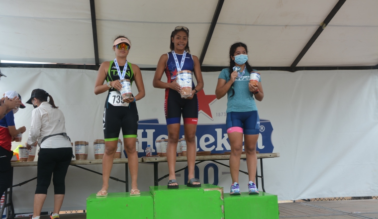 Podium de las juveniles en Pedasí. Cristian Howell