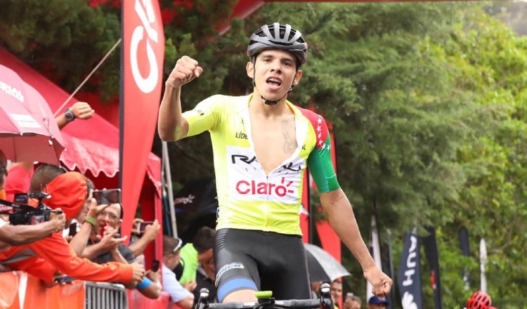 Franklin Archibold fue el ganador de la Vuelta en el 2019 y es una de la esperanzas panameña en levantar el título nuevamente Foto:Fepaci