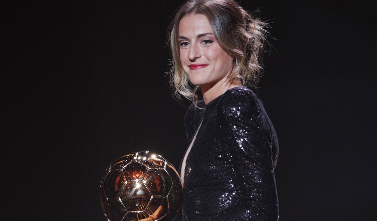 Alexia Putellas ganadora del Balon de Oro femenino. Foto:EFE