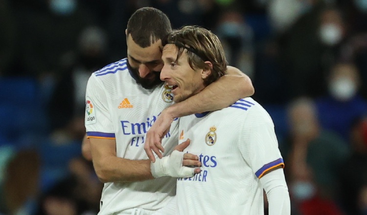 Karim Benzema y Luka Modric. Foto:EFE