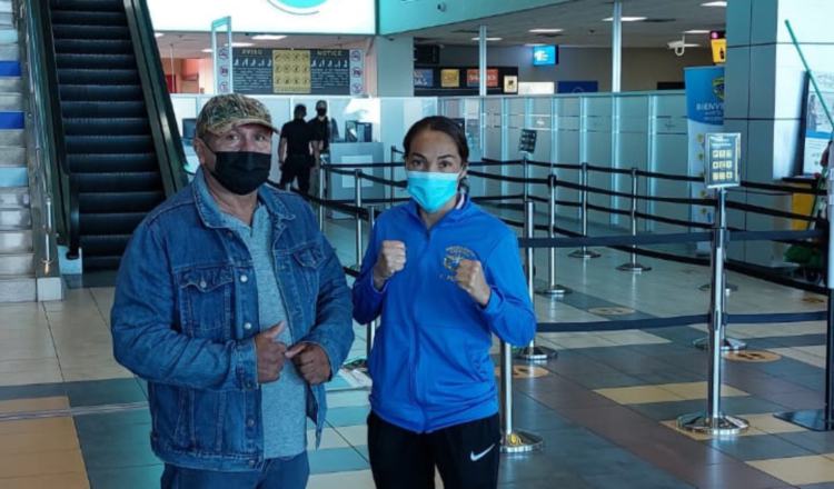 'La Tigrilla' Pérez y su entrenador Diener Baúles. Foto: Cortesía
