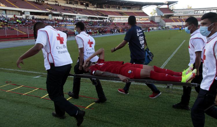 Andrés Andrade salió lesionado en camilla del partido contra Jamaica. Foto: Víctor Arosemena