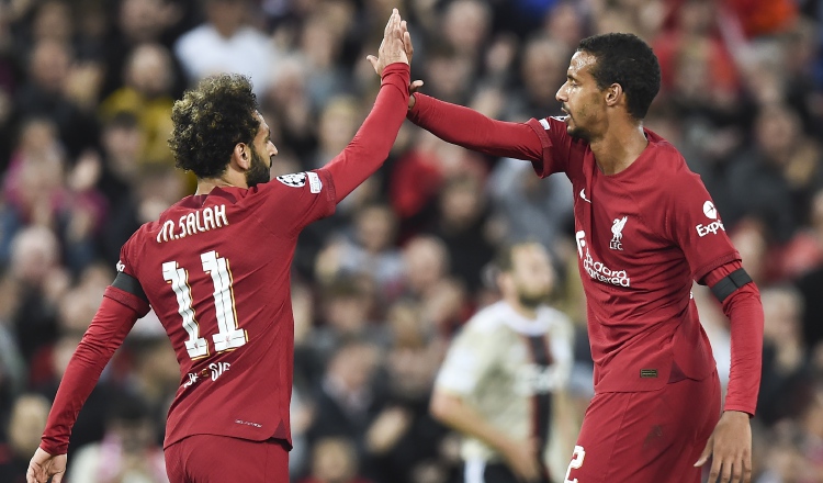 Mohamed Salah (izq.) y  Matip festejan el primer gol de Liverpool. Foto:EFE