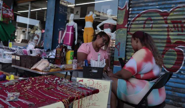 There is little expectation of employment and savings among Panamanians There is little expectation of employment and savings among Panamanians